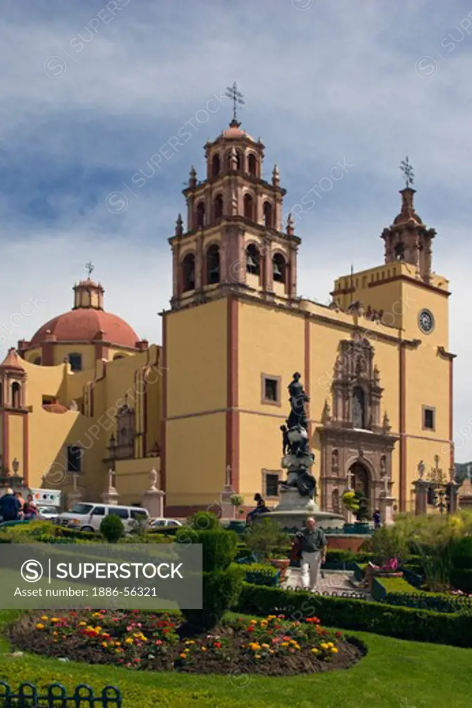 The Central CATHEDRAL is a classic example of Colonial architecture - GUANAJUATO,  MEXICO
