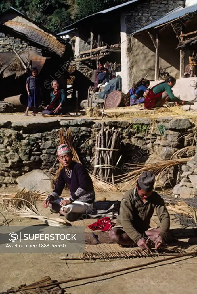 Villagers weave mats - SIKLIS, NEPAL HIMALAYA