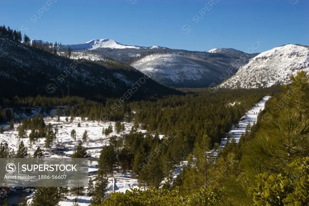 CROSS COUNTRY SKI AREA and MOUNT JEFFERSON in the Deschutes National Forest near THREE CREEKS LAKE ROAD - SISTERS, OREGON