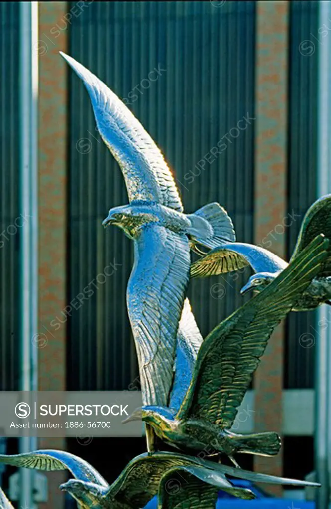 Statue of BIRDS IN FLIGHT - DALLAS TEXAS