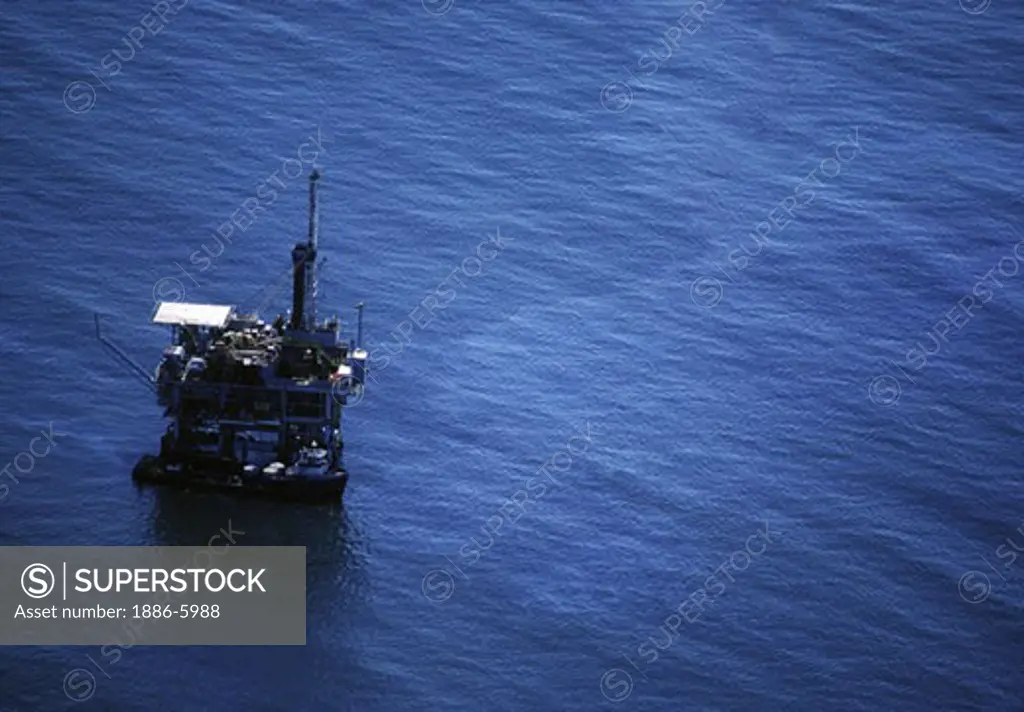 OIL RIG off the coast of SANTA BARBARA - CALIFORNIA