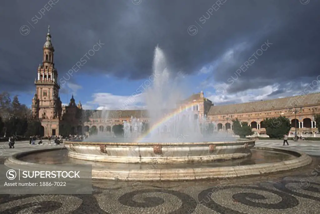 FOUNTAIN in the center of the PLAZA DE ESPANA which was built for the 1929 WORLD FAIR - SEVILLA, SPAIN