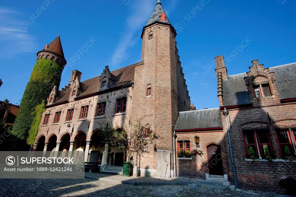 Courtyard of the Gruuthuse museum, Bruges (Brugge), West Flanders, Belgium