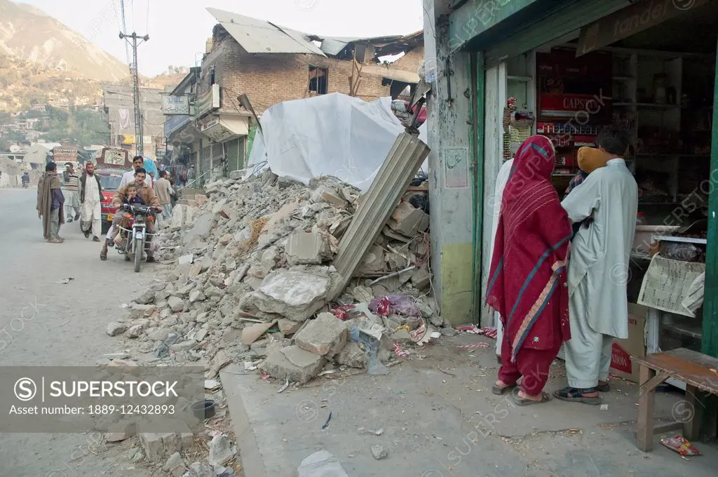 Buildings Damaged By The 8 October 2005 Earthquake, Muzaffarabad, Azad Kashmir, Pakistan