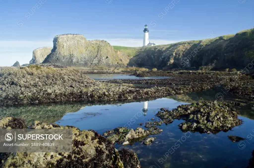 Low Tide at Yaquina Head Lighthouse; Yaquina Head Outstanding Natural Area, Newport, Oregon, USA