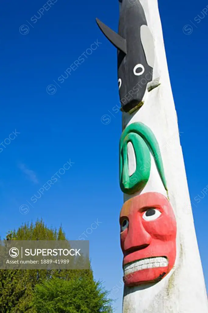 Totem Pole by William Shelton, State Capitol Grounds; Olympia, Washington, USA