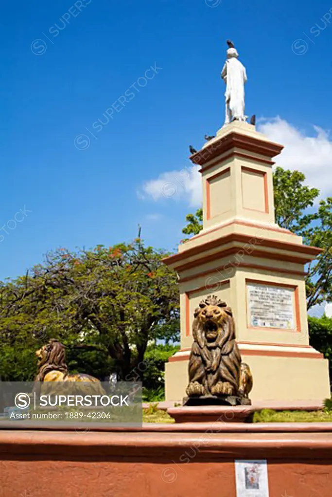 Main Square, Leon, Nicaragua, Central America; Maximo Jerez statue on lion fountain