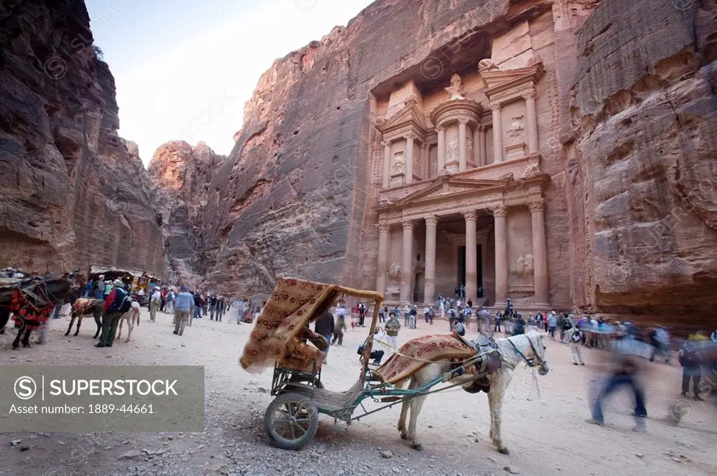 Al Khazneh in Petra with visitors