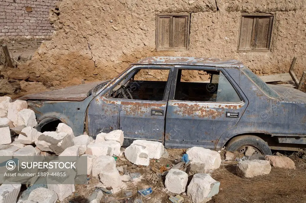 Abandoned car in Siwa