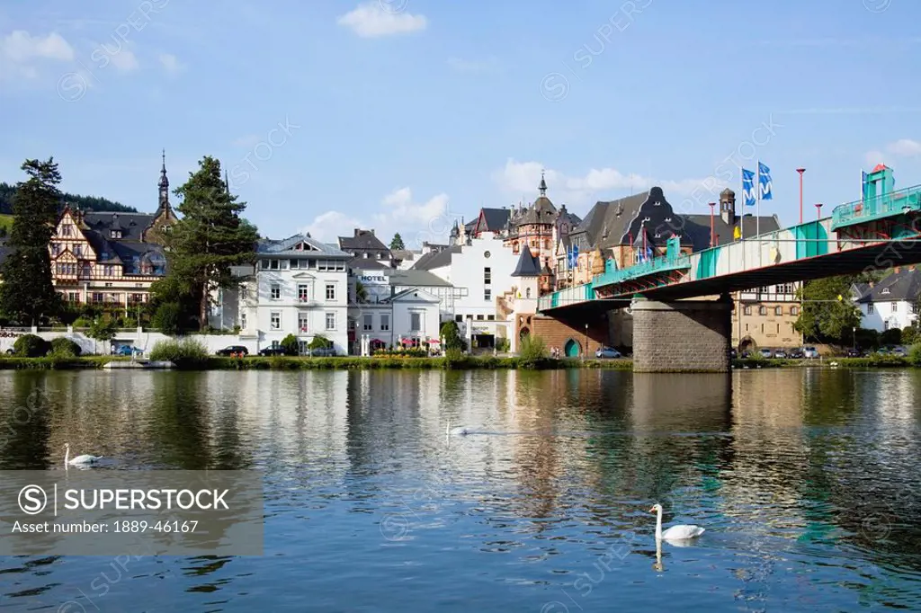 bernkastel_kues, rheinland_pfalz, germany, city on the moselle river
