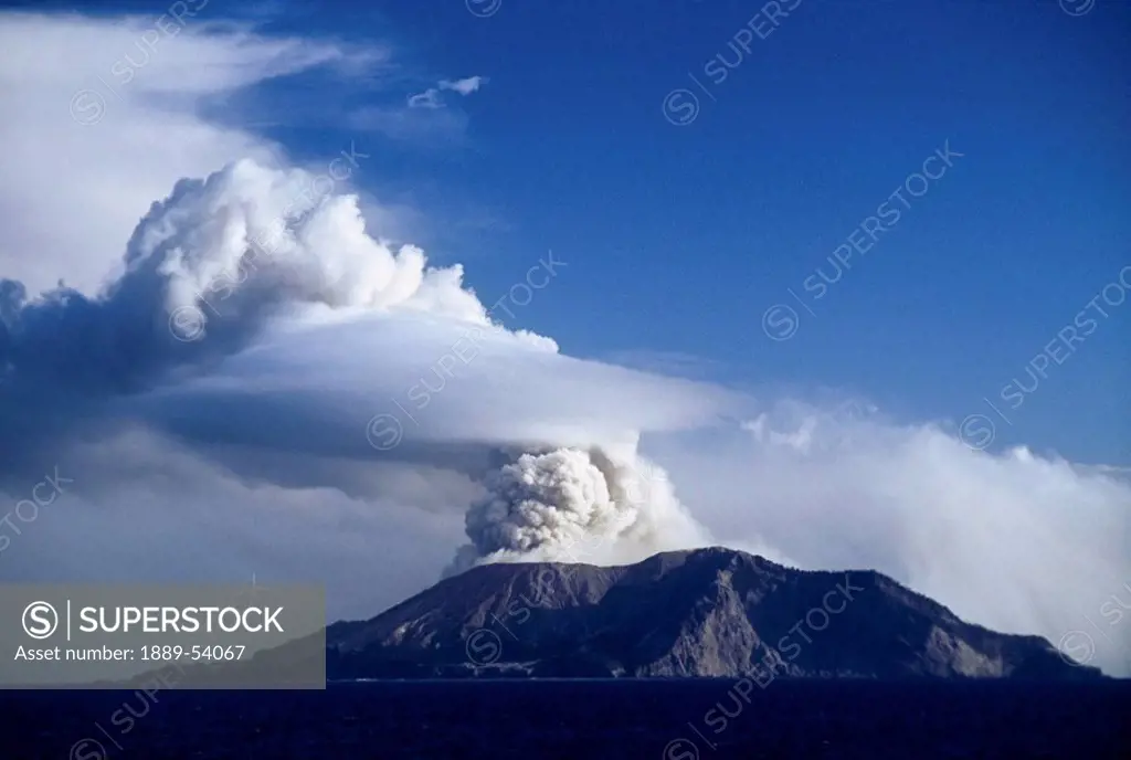 White Island, Bay Of Plenty, New Zealand, Erupting Volcano