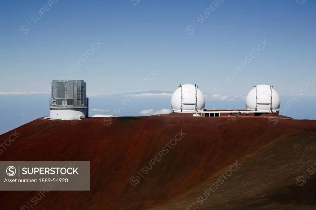 Hawaii, United States Of America, Observatories On The Summit Of Mauna Kea Are Perched Above An Inversion Layer, Attaining Clear Skies