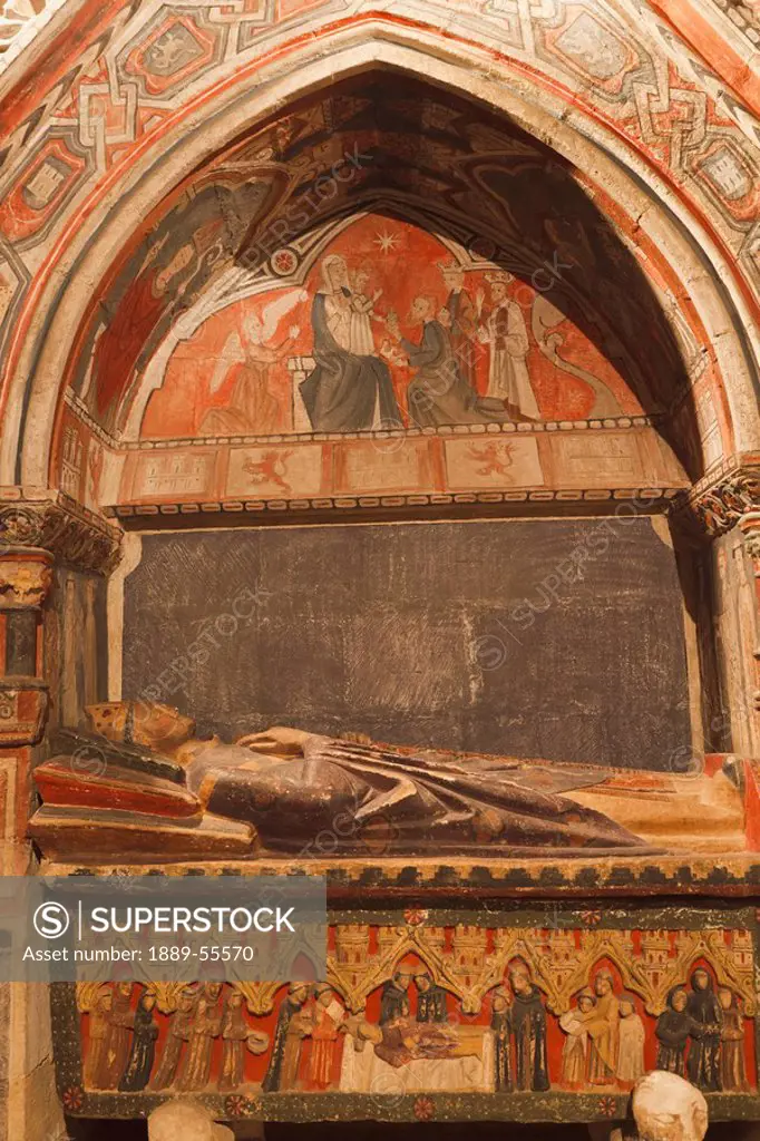 tomb in the old cathedral catedral vieja, salamanca, salamanca province, spain