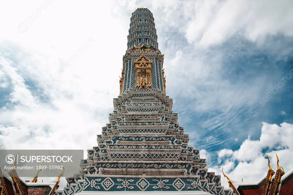 wat phra kaew temple, bangkok, thailand