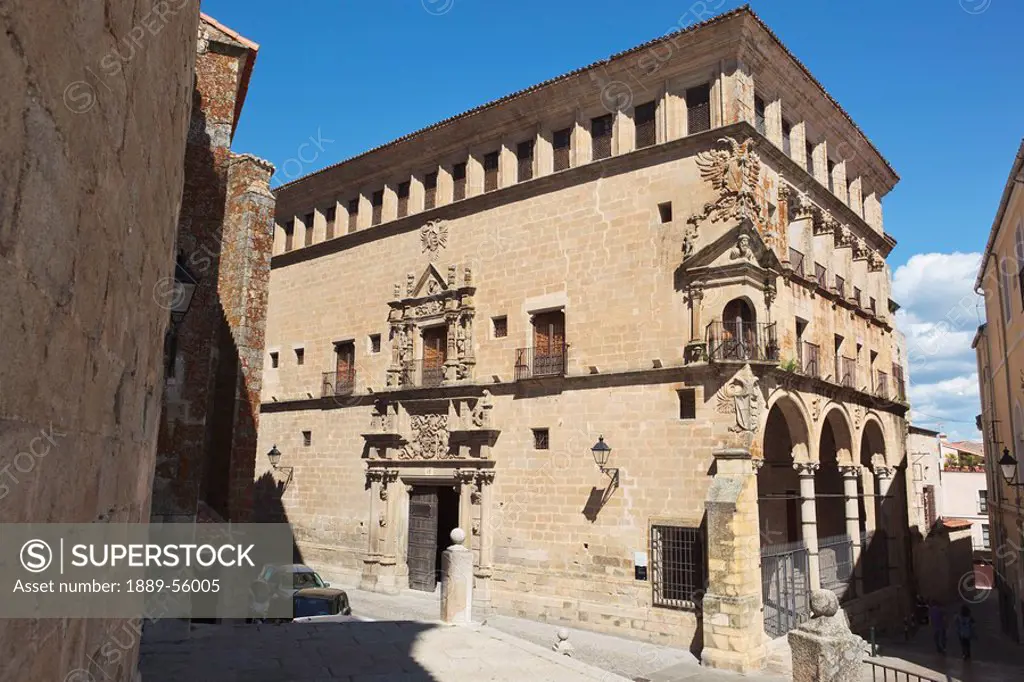 palacio de los duques de san carlos palace of the dukes of saint charles, trujillo, caceres, spain
