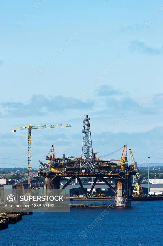 An Oil Rig On River Tyne, South Shields, Tyne And Wear, England