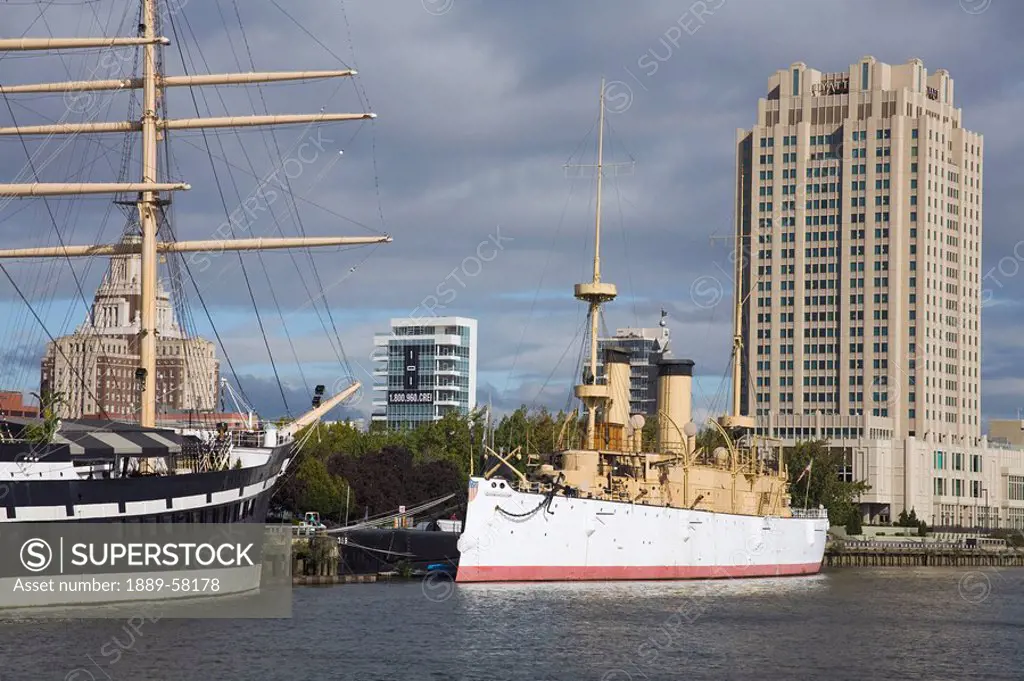 Cruiser Olympia & Submarine Becuna, Penn´s Landing, Philadelphia, Pennsylvania, USA