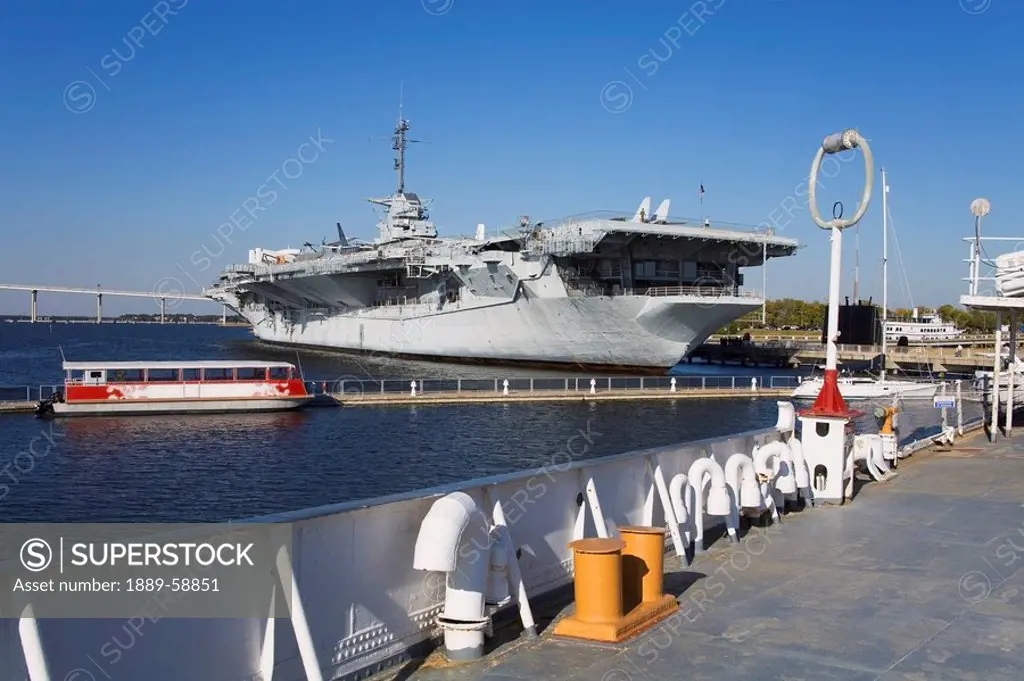 USS Yorktown aircraft carrier, Patriots Point Naval & Maritime Museum, Charleston, South Carolina, USA