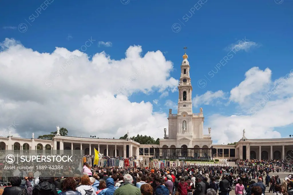 a crowd at the basilica of fatima, fatima, estremadura and ribatejo, portugal