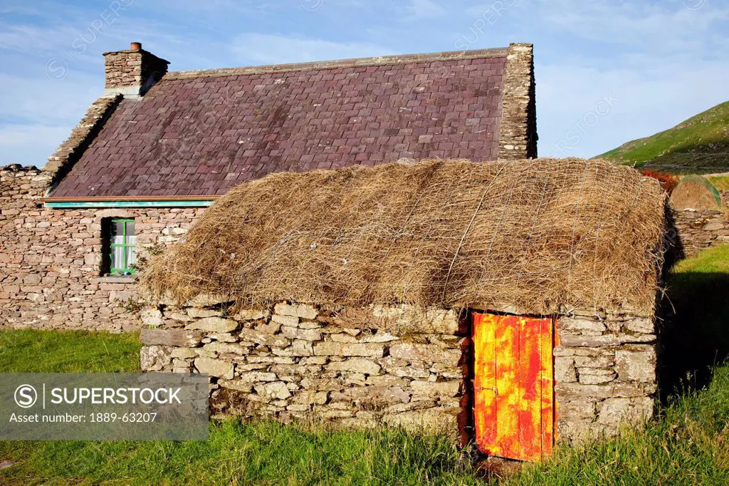 traditional rural irish cottage, ballinskelligs, county kerry, ireland