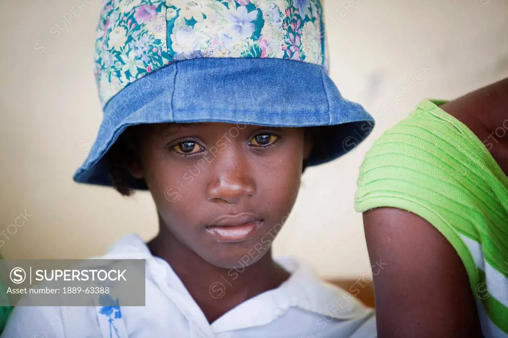 portrait of a sick girl with yellow eyes, grand saline, haiti