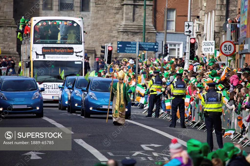 a parade for saint patrick´s day, dublin ireland