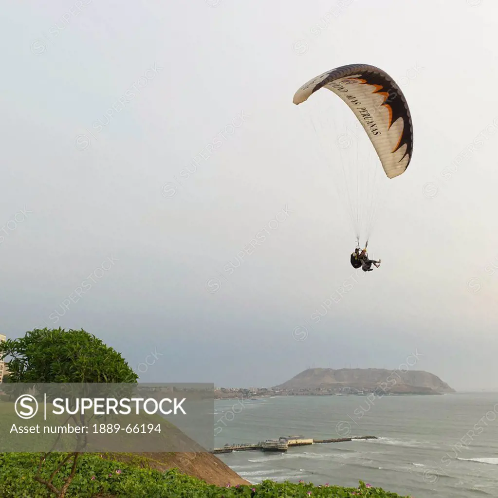 paragliding in tandem, miraflores district peru