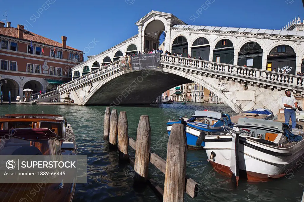 rialto bridge across the grand canal, venice italy