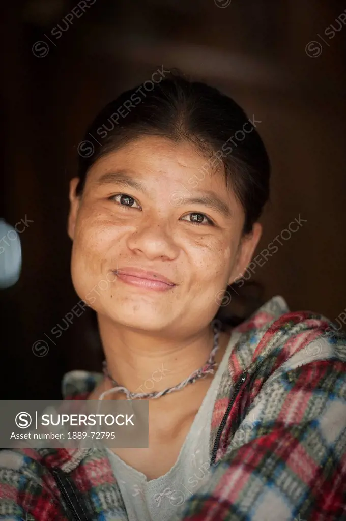 a woman in a noh poh refugee camp, noh poh mae sot chiang mai thailand