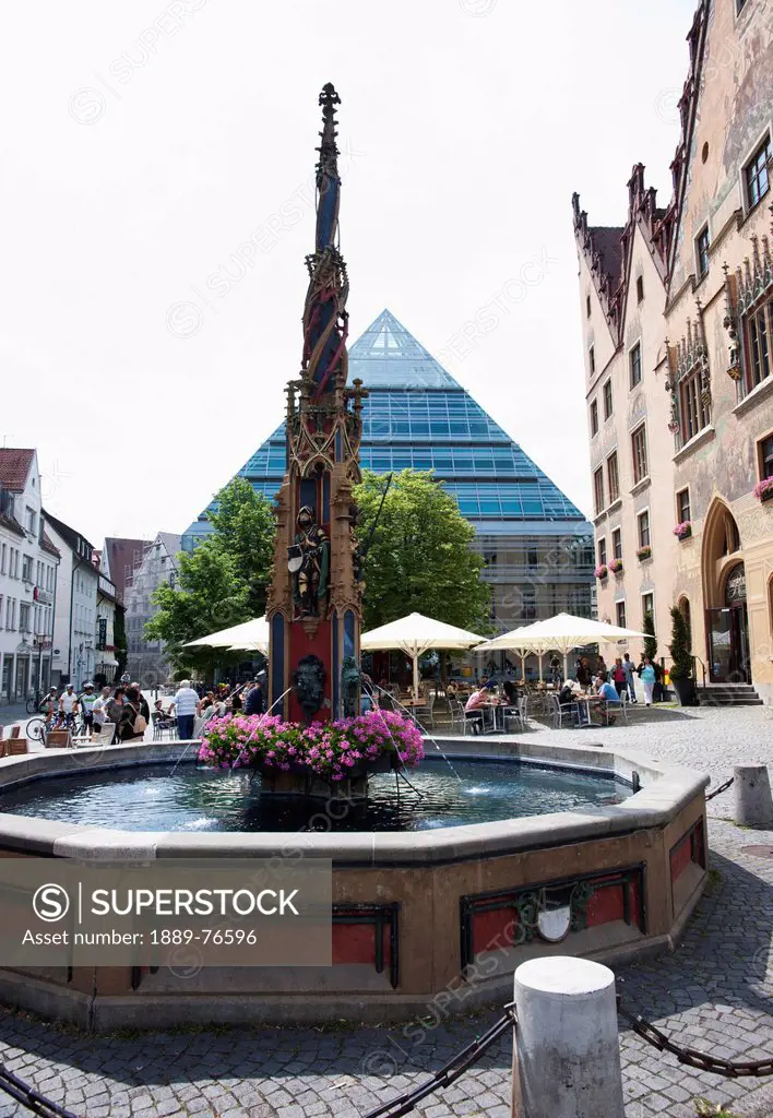 Fountain In The Marketplace With The New Central Library In The Background, Ulm Baden_Wurtenburg Germany