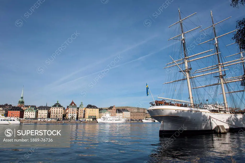 Boats in the water with view of buildings across the water, stockholm sweden