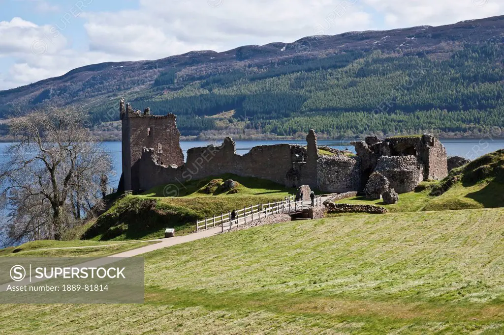 Urquhart castle, drumnadrochit scotland