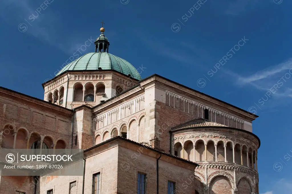 Italy, Emilia-Romagna, Dome Cathedras With Blue Sky; Parma