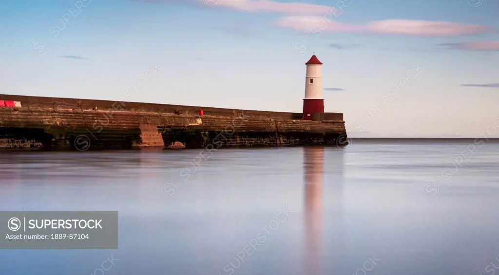 Uk, England, Northumberland, Lighthouse At Edge Of Pier; Berwick