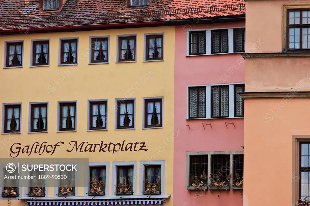 Colorful buildings of the Market Square in Rothenburg; Rothenburg ob der Tauber, Bavaria, Germany