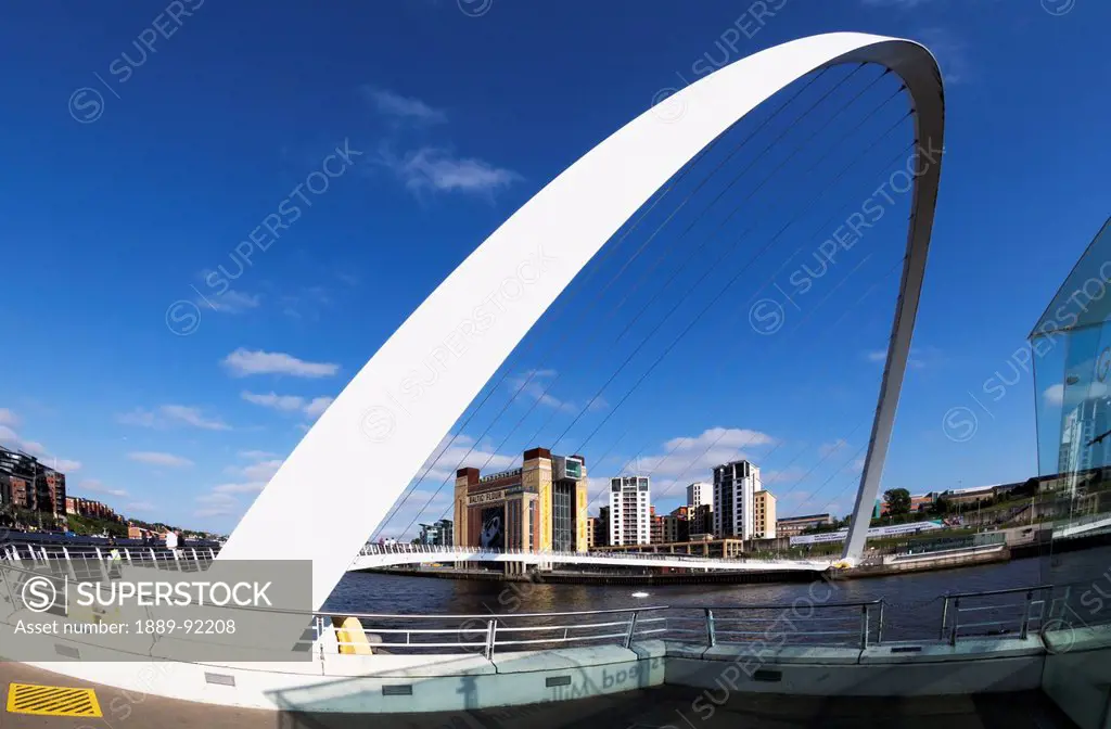 Gateshead Millenium Bridge; Newcastle, Tyne and Wear, England
