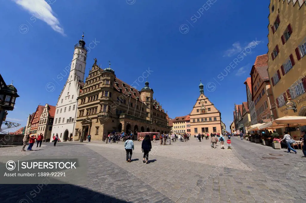 Marktplatz and Rathaus (Town Hall), Rothenburg-ob-der-Tauber, Bavaria, Germany