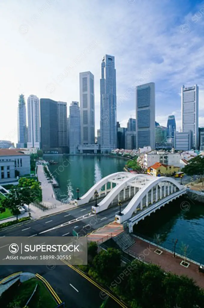 Elgin bridge and the Singapore skyline
