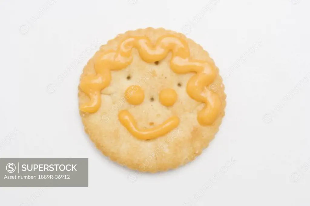 Happy face cracker