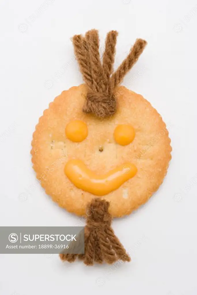 Happy face cracker