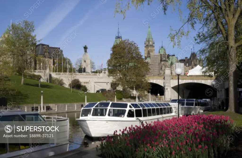Rideau canal, parliament buildings, Ottawa, Ontario, Canada