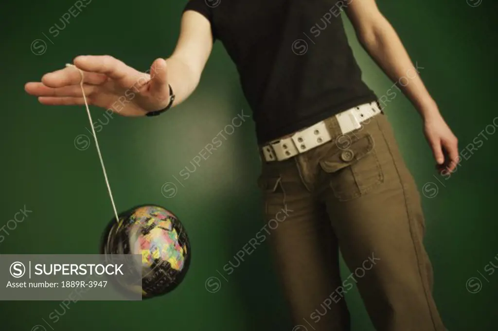 Global yo-yo