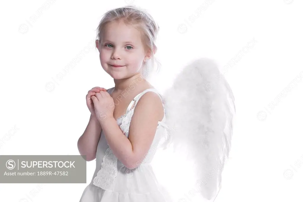 Little angel praying