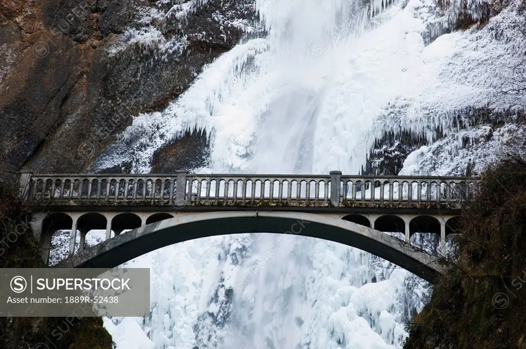 columbia river gorge national scenic area, oregon, united states of america, multnomah falls covered in snow and ice