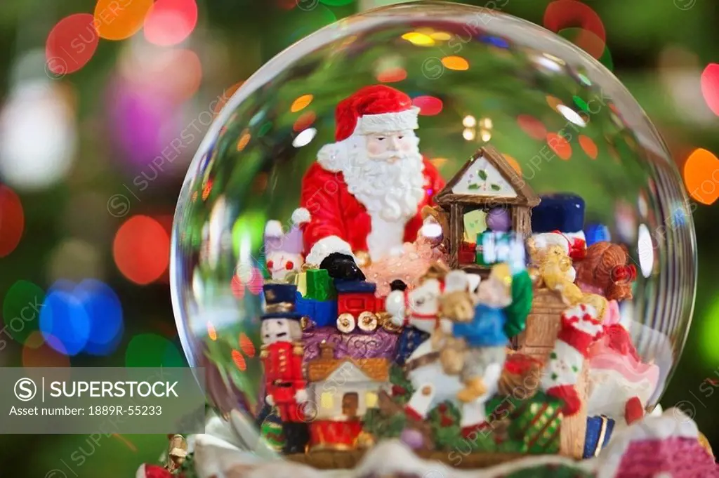 oregon, united states of america, a christmas snow globe with santa claus in it