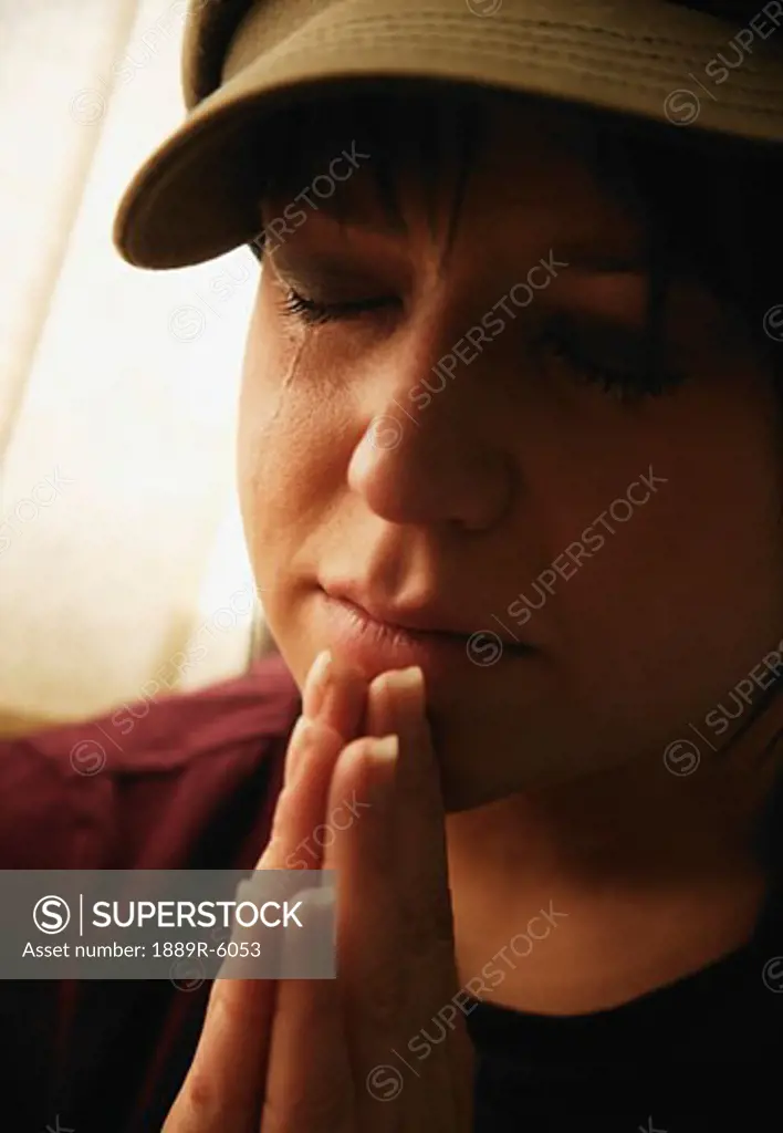 Teenager prays