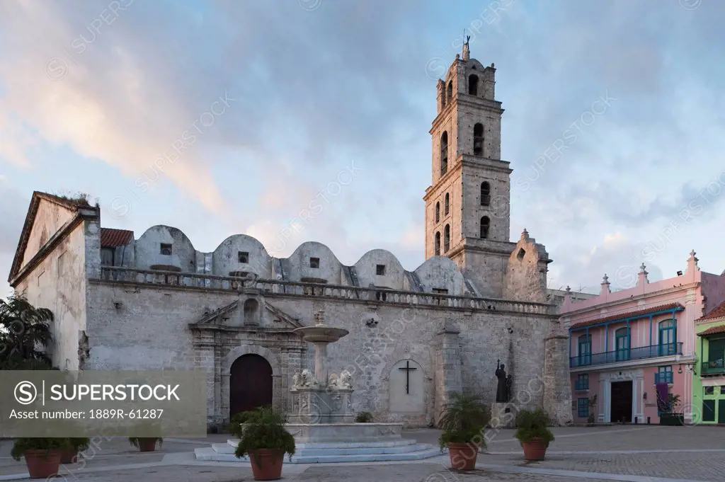 16Th Century Basilica Menor De San Francisco De Asis In Plaza De San Francisco, Havana, Cuba