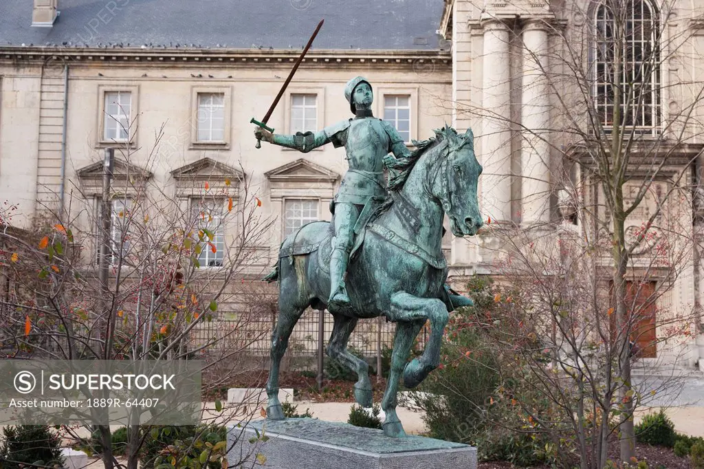 statue of joan of arc, reims, france