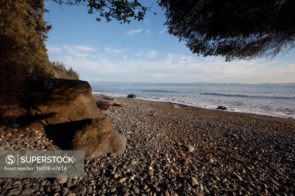seashore on the juan de fuca marine trail, mystic beach, vancouver island, british columbia, canada