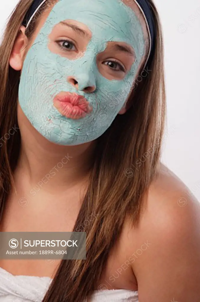 Facial mud masque